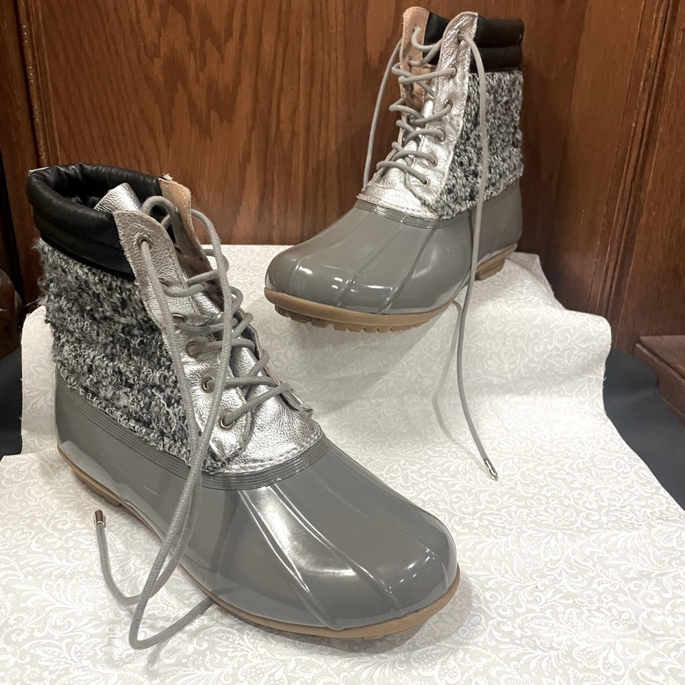 WORN ONCE Sam Edelman Caldwell Duck Boots Size 9. Snow &  waterproof.